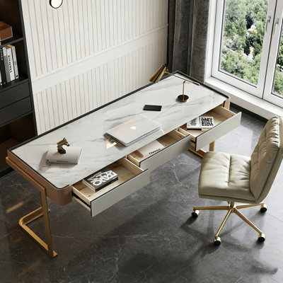 Bureau de luxe moderne et lumineux