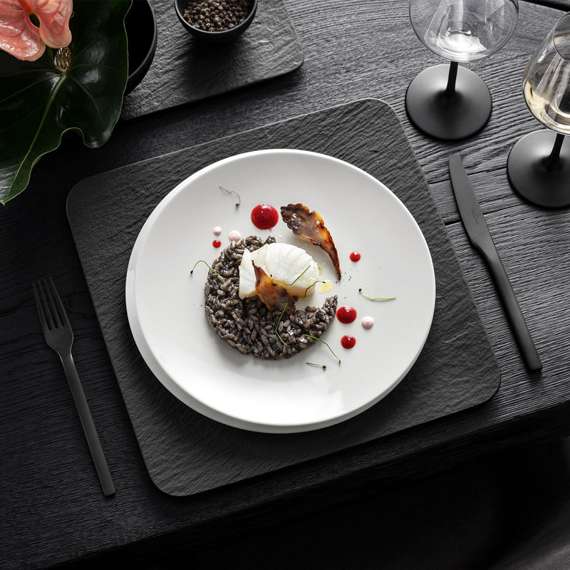 Villeroy & Boch Newmoon 9.5" Salad Plate