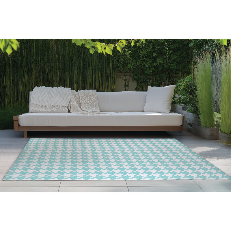 Send in the Hounds Outdoor Rug, Rectangle 5' x 7'