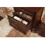 Table de chevet classique avec placage de bouleau brun