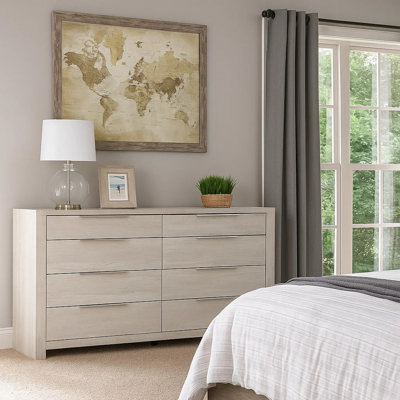 Commode large Geya, 8 tiroirs avec poignées en métal chromé, gris clair