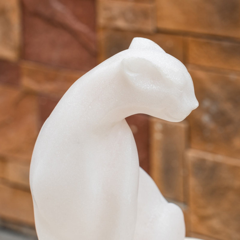 Figurines et sculptures de chat en résine blanche