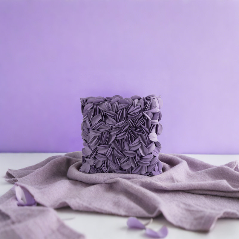 Housse de coussin brodée, Mauve - velours de polyester, H 18 po x l 18 po