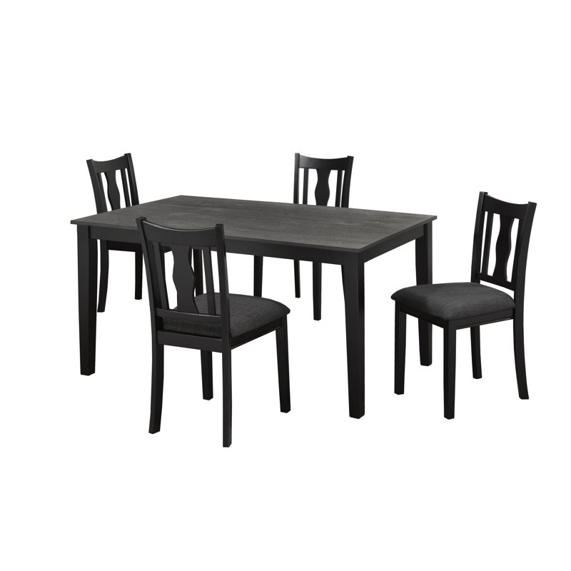 Ensemble repas pour quatre personnes