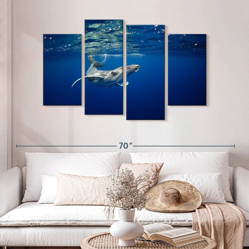 Baleine à bosse dans la mer, 32" H x 52" W