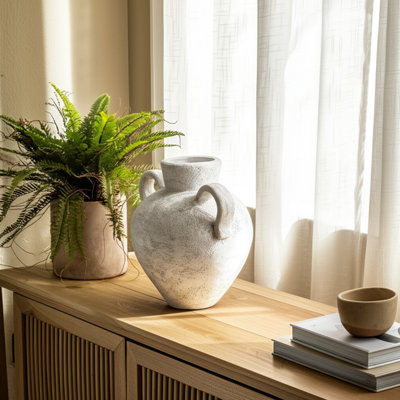 Vase en terre cuite fabriqué à la main avec deux poignées - Accent décoratif intemporel pour tout espace