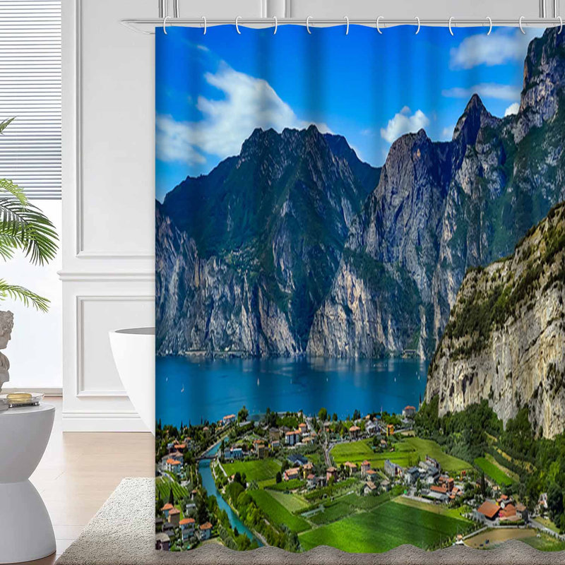 Rideau de douche avec 12 crochets Gorgeous Lake Mountains, L 72 po x l 84 po