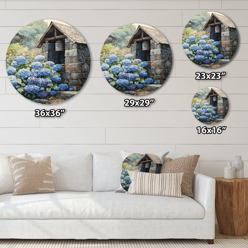 «Hydrangeas by the Farm Well II - Hydrangea», impression murale en métal bleu traditionnel, H 36 po x l 36 po