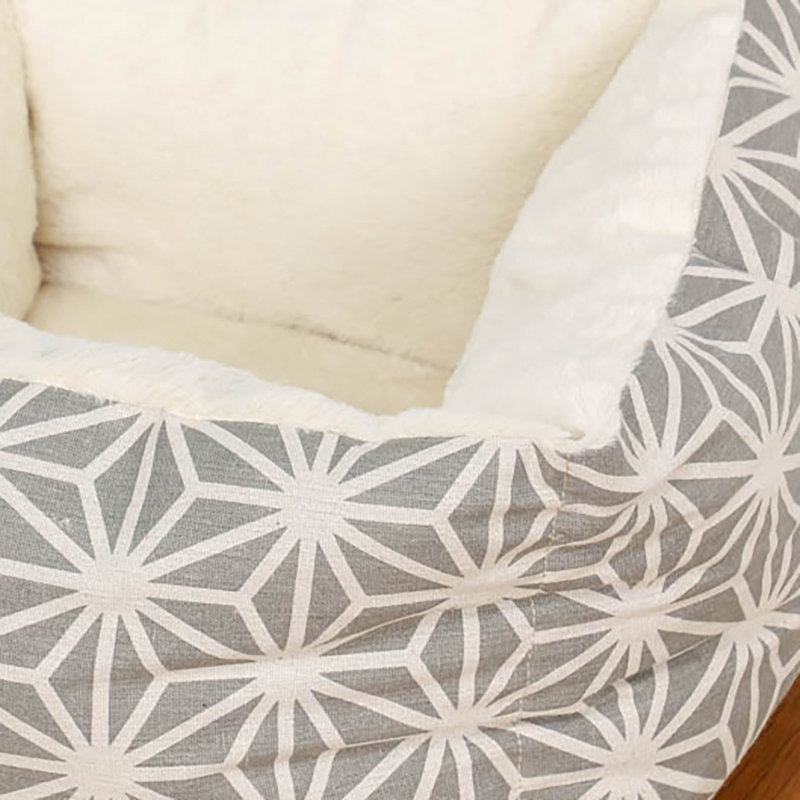 Hamm Geometric Polyester Pet Bed