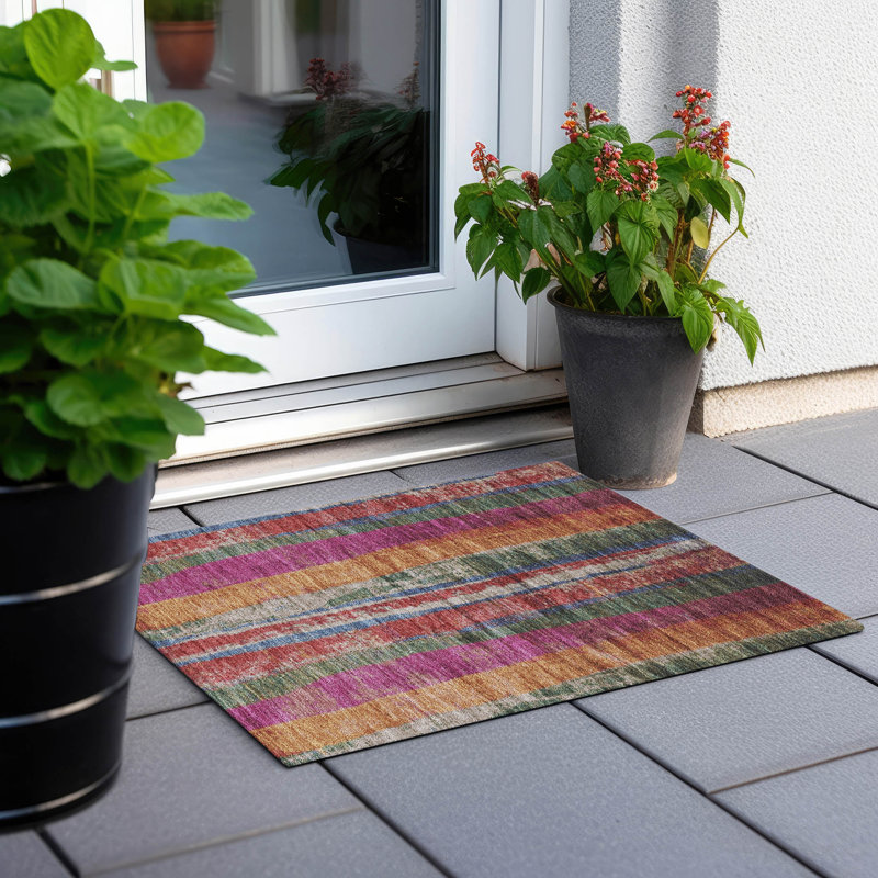 Tapis intérieur / extérieur lavable à la machine Xhevrie, Rectangle 1 pi 8 po x 2 pi 6 po