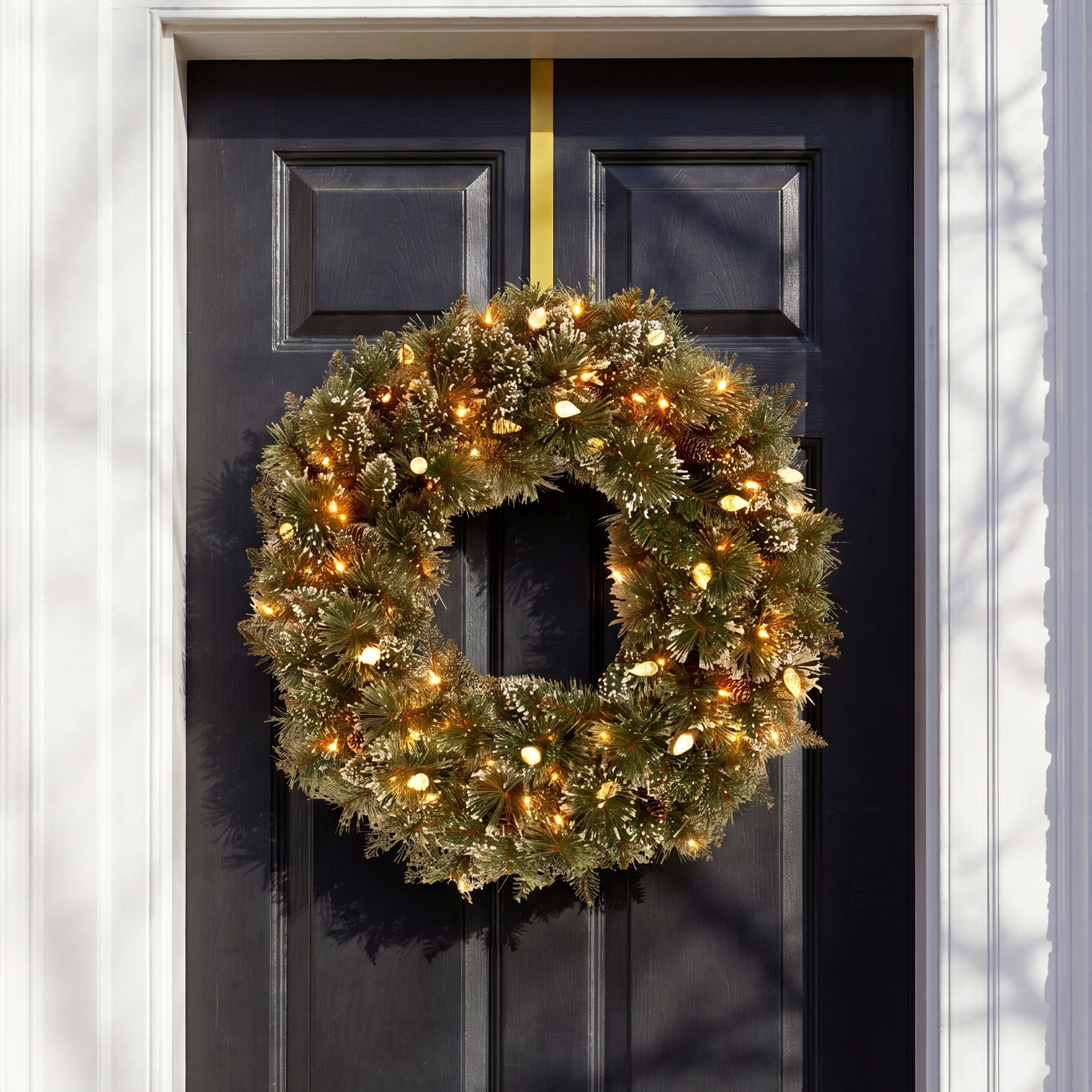 24" Bristle Pine Pre-Lit Wreath