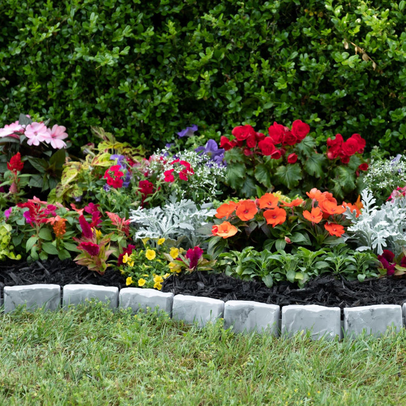 No-Dig Landscape Edging With Anchoring Spikes, 2.7 In Tall Decorative Stone-Look Garden Border, 15 Foot Kit