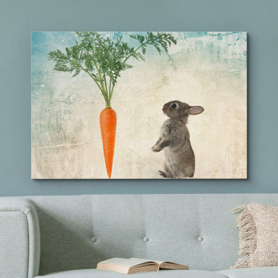 Lapin avec carotte sur fond bleu animaux sauvages
