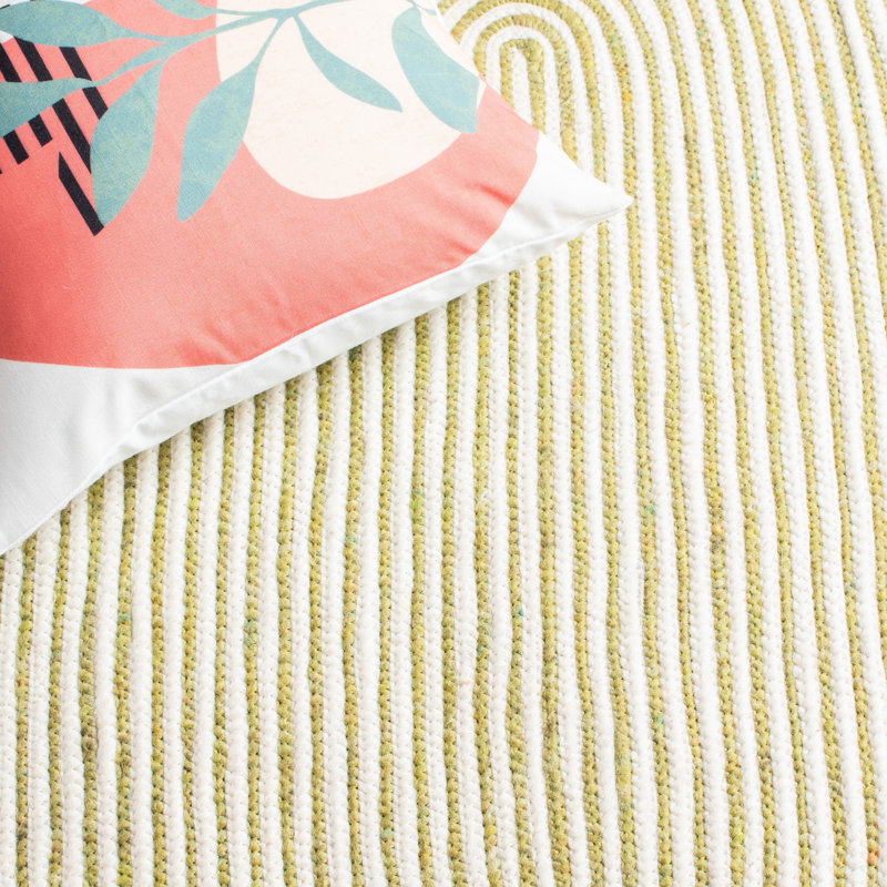 Tapis en laine / coton tissé à la main Mcclure en vert / ivoire, Ovale 4 pi x 6 pi