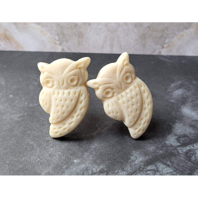 Distressed Cream Screech Owl Knob
