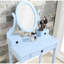 Élégante coiffeuse bleue - 3 tiroirs de rangement, miroir réglable, cadre en bois avec tabouret rembourré avec tiroirs-1948979971