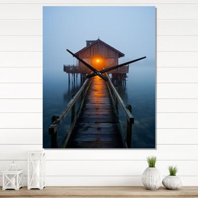 Petite embarcadère en bois Misty Lake Day Pier - horloge murale surdimensionnée Lakehouse