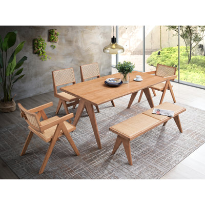 Table de salle à manger d'extérieur sans banc Natural 5Pcs comprenant une table en bois synthétique de l 63 po x P 30 po et de 2 chaises d'appoint sans accoudoirs de l 18 po x P 22 po x H 32 po avec accoudoirs de 18 po et l 20 po x H 31 po.