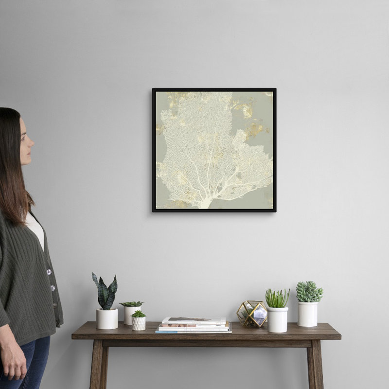 Reproduction d’art sur toile, "Sea Coral I" par Aimee Wilson, H 22 po x l 22 po x P 1,75 po, Cadre noir