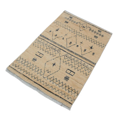 Tapis unique en laine noué à la main beige style marocain des années 2000 de 4 pi x 6 pi 2 po Lovre