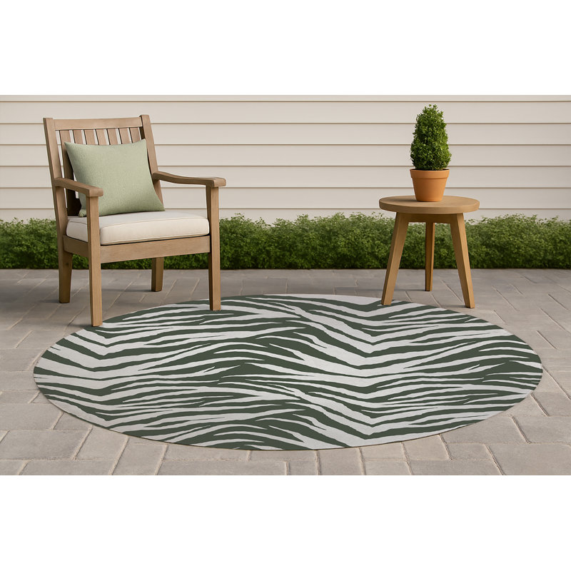 Zebra Patch Non-Slip Outdoor Rug, Round 5'