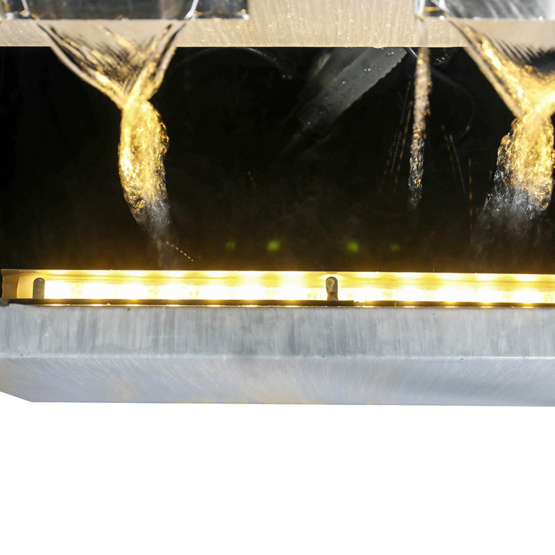 Fontaine d'extérieur en métal avec lumière