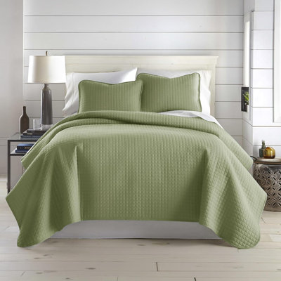 Southshore Fine Linens Vilano Oversized Quilt Set, Double-Brushed Microfiber Lightweight Quilted Bedding and 1 Pillow Sham, Twin/Twin XL, Sage Green