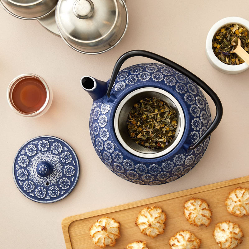Blue Floral Cast Iron Teapot with Stainless Steel Infuser, 34oz