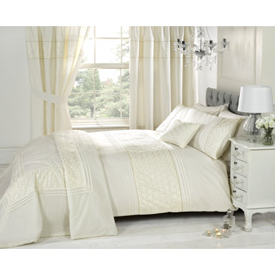 Niagara Cotton Blend No Pattern Duvet Cover with Pillowcases Included