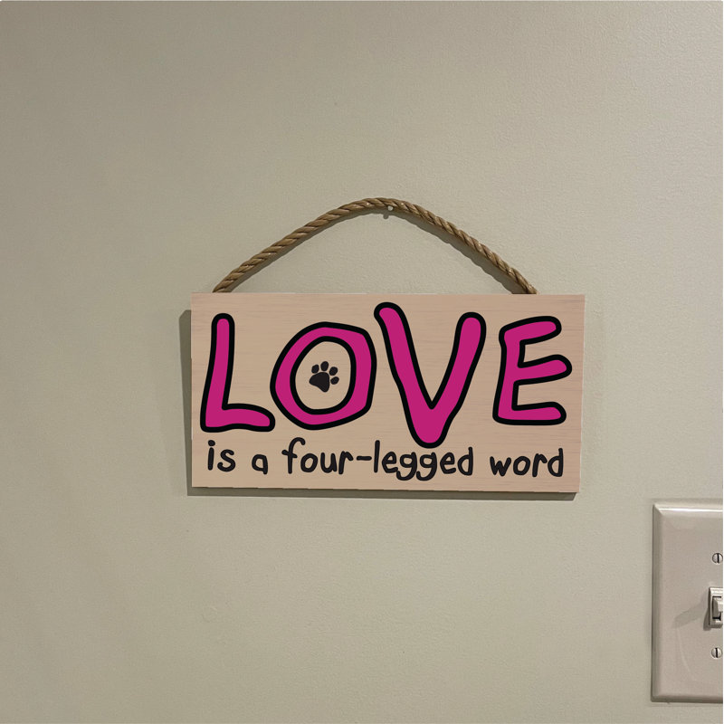 «Love is a 4 Pieds», panneau en bois