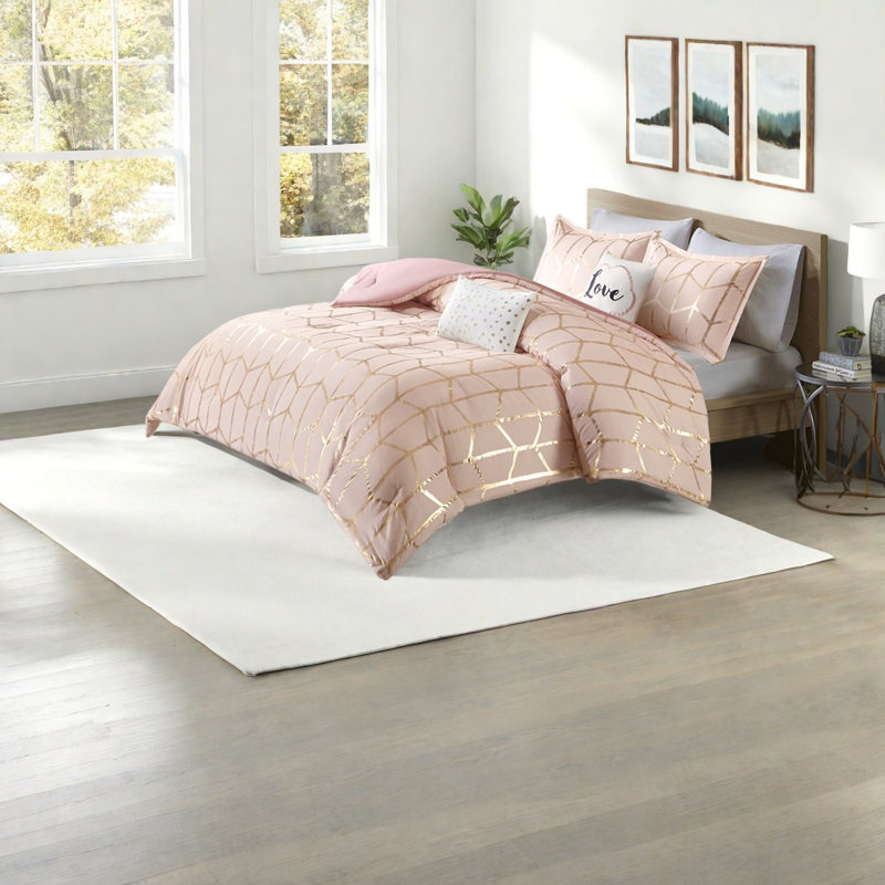 Elegant Hypoallergenic Bedding Sets, Polyester Comforter Set With Metallic Details