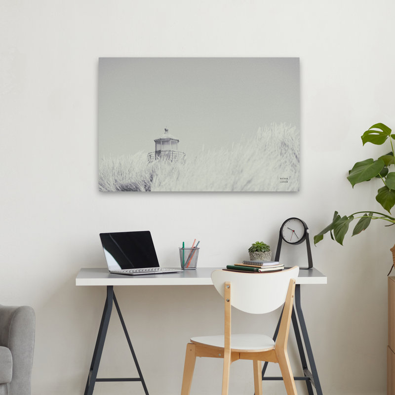 Peering Over Bw Coastal; Nautique noir noir et blanc plage blanche Grasse Bw, H 36 po x l 24 po