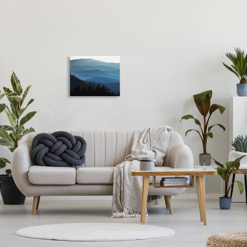 «Blue Layered Mountain Peaks» par Sally Swatland - photographie, H 16 po x l 20 po x P 1,5 po, Toile tendue