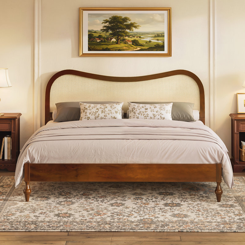 Cadre de lit plateforme Mid-Century moderne avec tête de lit courbée en rotin, King, Walnut