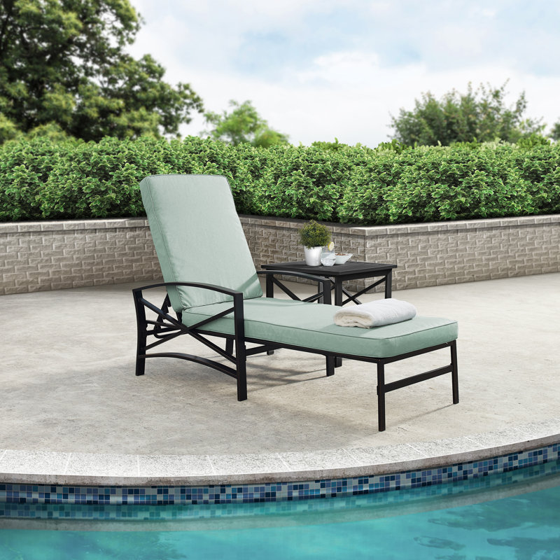 Chaise longue simple inclinable avec coussin Tarpley, Brume, Bronze