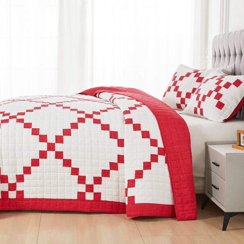 Irish Chain Patchwork Quilt Set, Queen Quilt + 2 Shams, Red