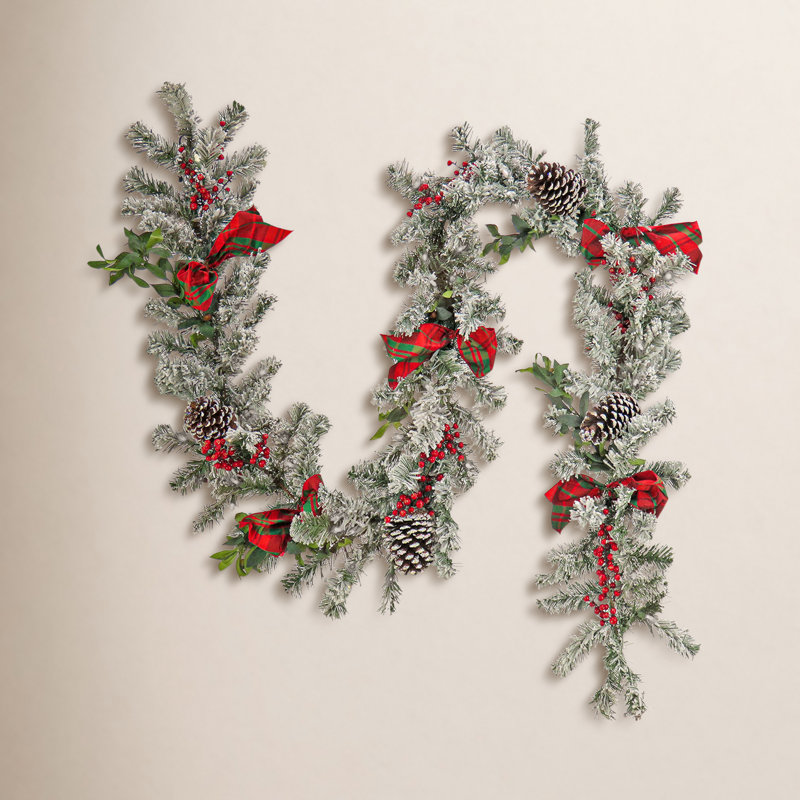 9' Snowy Garland with 75 Warm Lights