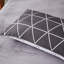 Housse de coussin géométrique en microfibre