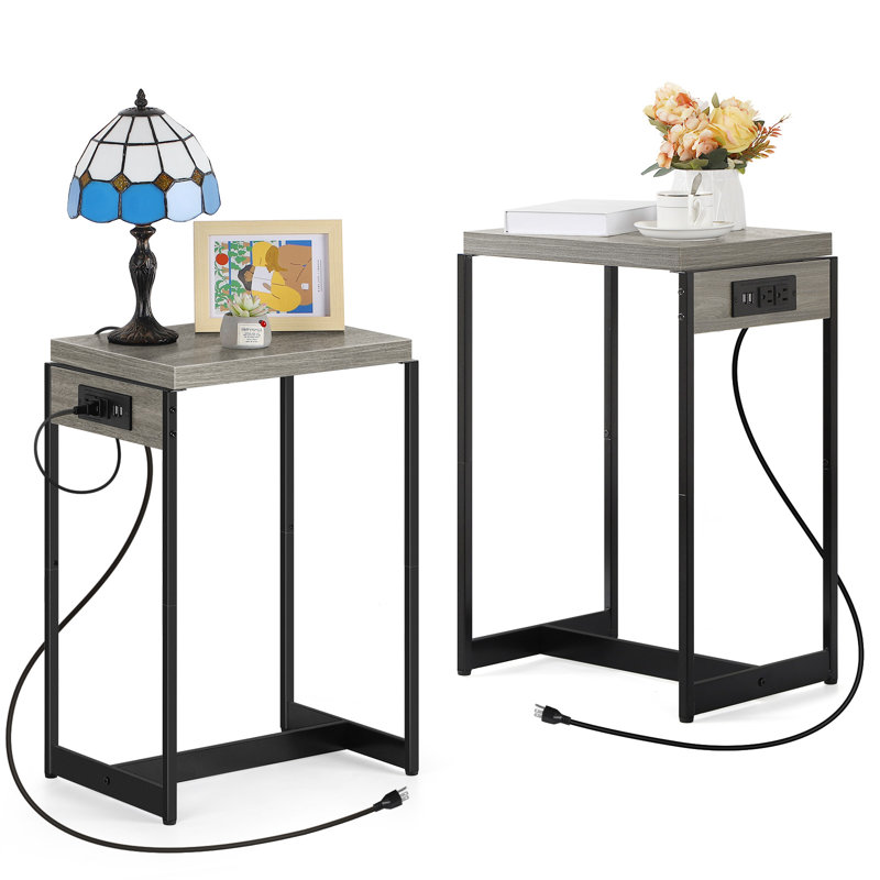 Ensemble de table de bout à tréteaux Farlet de 23,4 po de hauteur et prises intégrées, gris