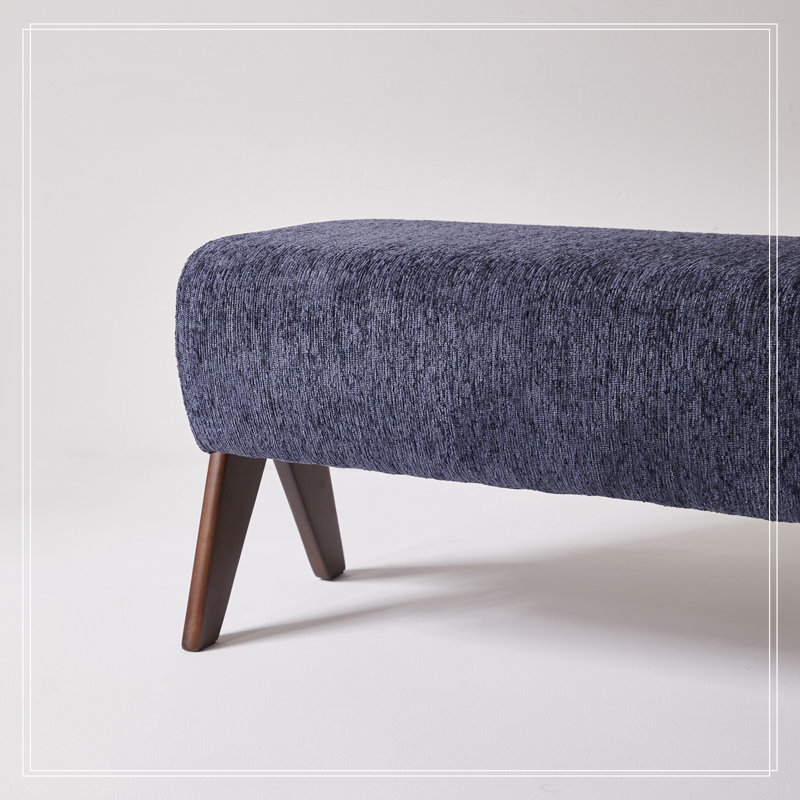 Chenille Lakehurst avec pieds en bois robuste, Bleu