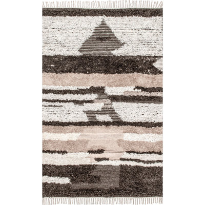 Tapis brun à poils longs Coulombe