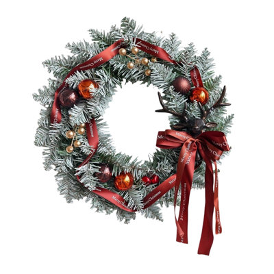 Couronne de Noël artificielle givrée de 35 cm avec ornement de tête de cerf, nœuds en satin rouge et boules de Noël pour la décoration de porte d'entrée pendant les fêtes