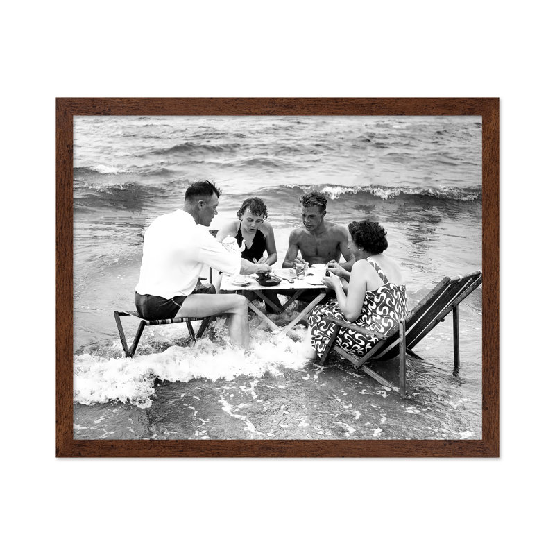 Surf Tea Party, Affiche, H 11 po x l 14 po, Encadrement brun