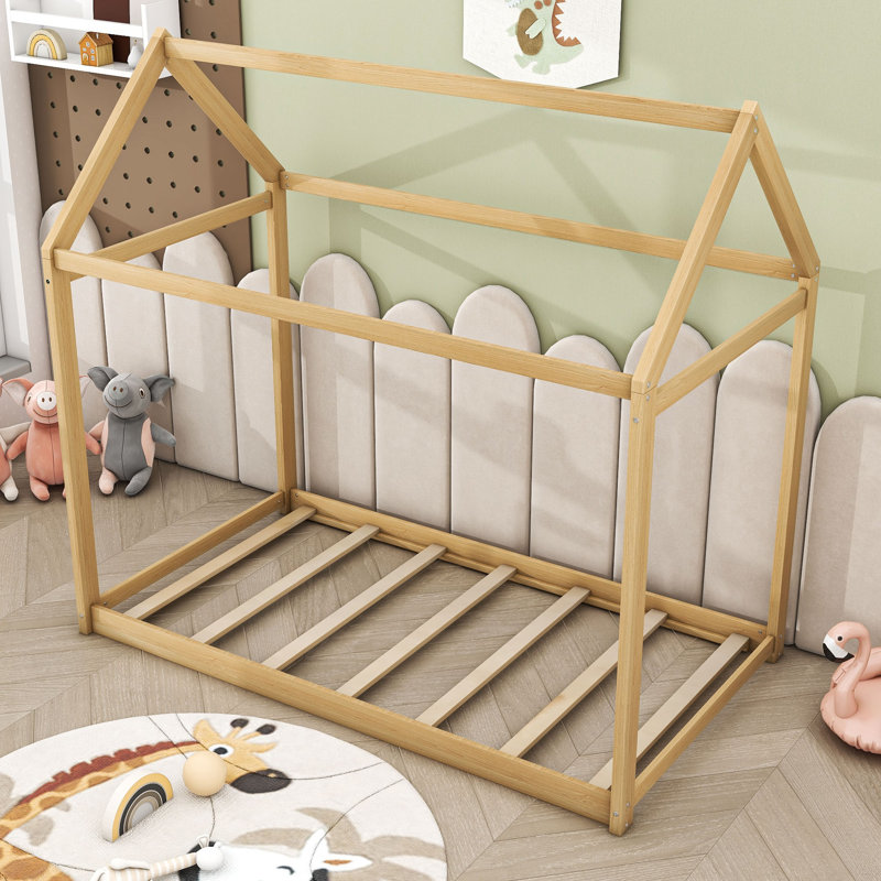 Lit simple en bois