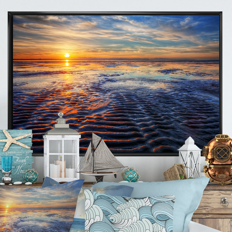 Coucher de soleil sur un beau ciel, H 12 po x l 20 po x P 1 po, Toile avec cadre flottant noir