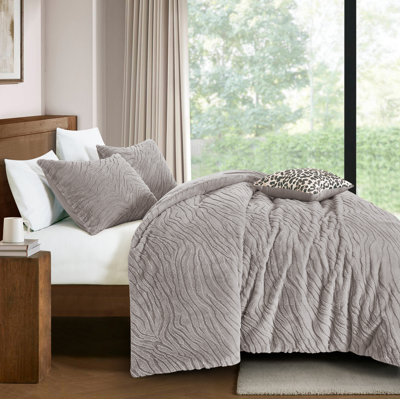 Luxury Textured Comforter Set – 4 Piece Soft Plush Bedding Set With Decorative Pillow