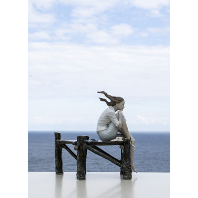 Figurine « Sunset at the Pier Woman »