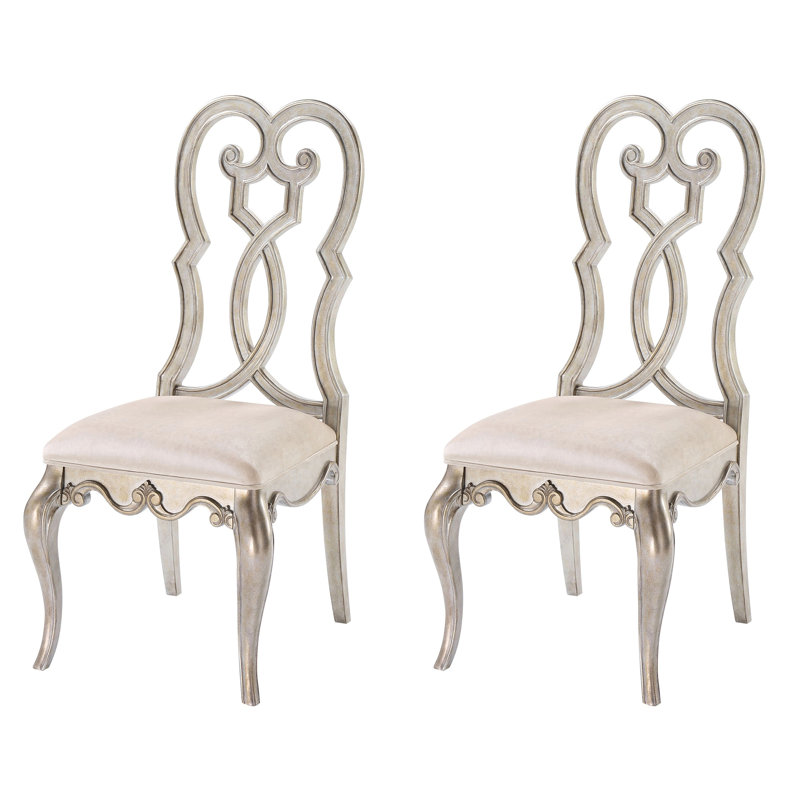 Élégantes chaises d'appoint à dossier Queen Anne (ensemble de 2) avec rembourrage moelleux et détails en bois complexes, parfaites pour les espaces de repas et de vie.