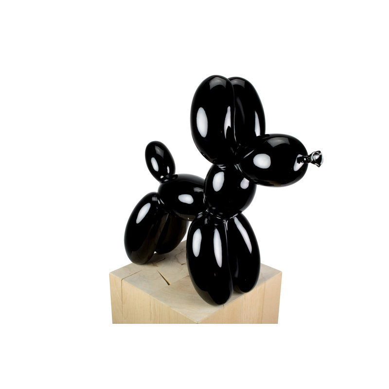 Small and fine sculpture, Black