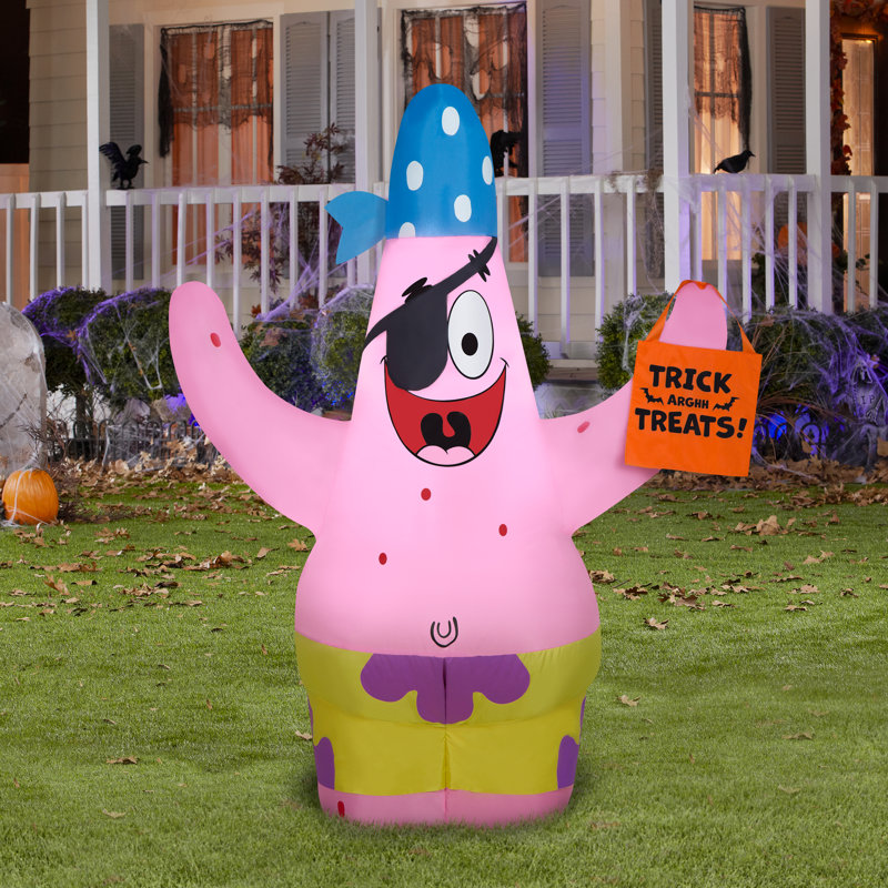Patrick en costume de pirate gonflable